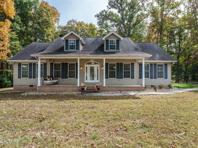 1945 W Creston Rd