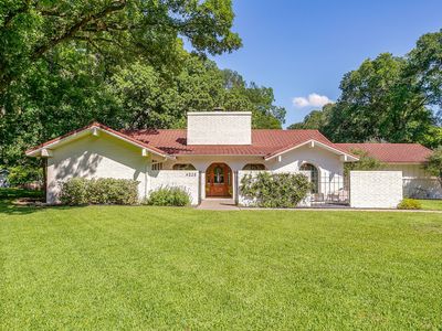 4325 Elmwood Dr