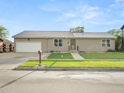 1605 Longwood Dr