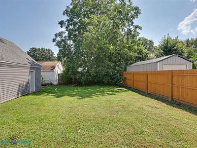2112 W Pembroke Ave
