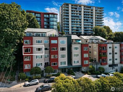 524 6th Avenue W #302