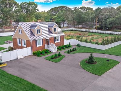 4 Riverside Avenue