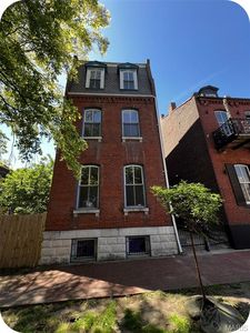 2005 Menard St
