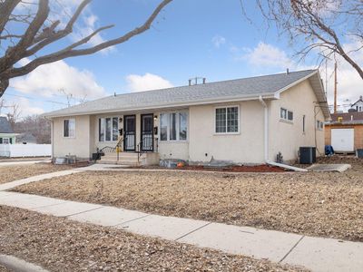 746-748 Minnehaha Ave W