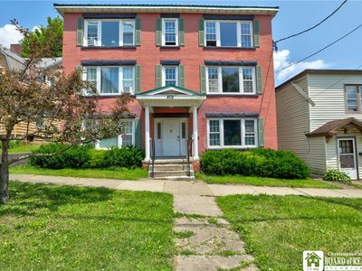 402 Lafayette St