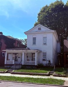 126 S 12th St