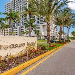 1801 S Treasure Dr APT 302