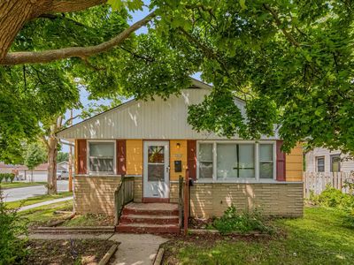 5903 N 79th STREET