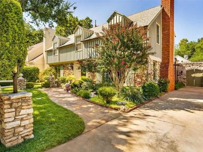 1105 Tedford Way
