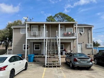 205 Neptune St #4