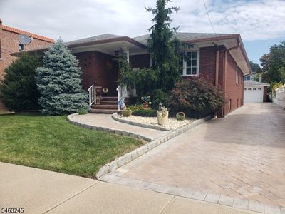 111 W Munsell Ave
