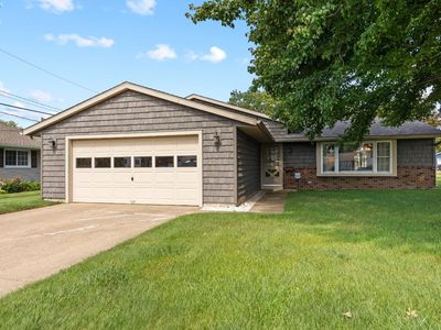 2823 Pease Ln