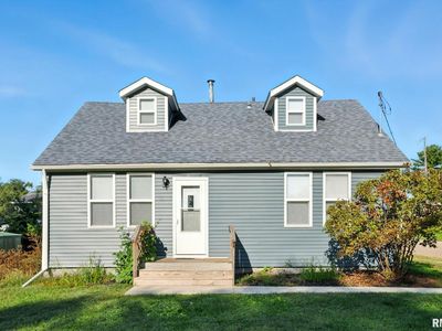 Property at 300 S 14th St, Le Claire, IA