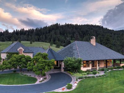2722 Contour Rd