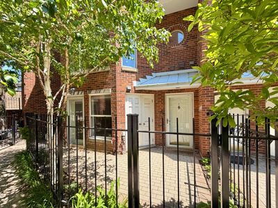 2717 N Lehmann Ct APT 1A