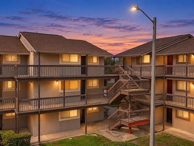 6308 NEWTOWN CIRCLE #8B5