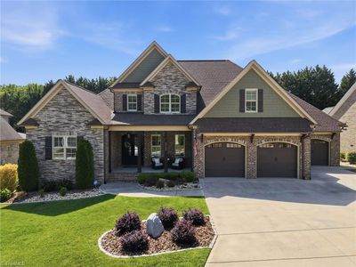 5723 Woodrose Ln