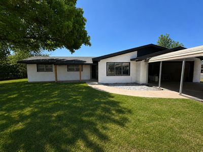 1729 W Ave E
