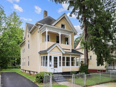 29 Yale St