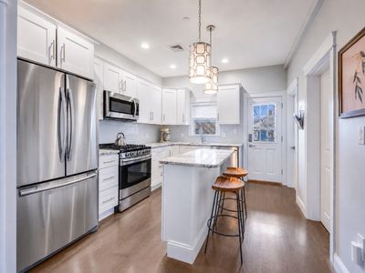 21 Whitney Ave APT 2R