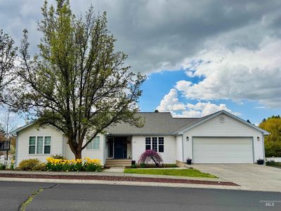 237 Sunrise Dr