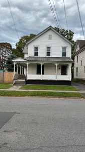 112 Oak St
