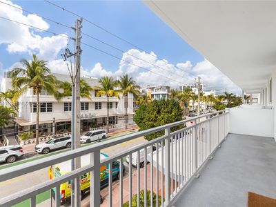 345 Ocean Dr APT 304