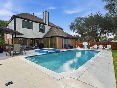 109 Laguna Pointe Dr