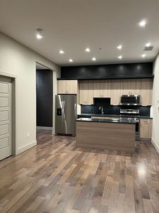 622 Gross St #303
