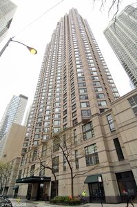401 E Ontario St APT 1802