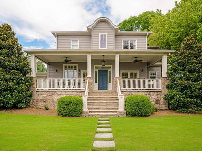 2100 Chestnut Rd