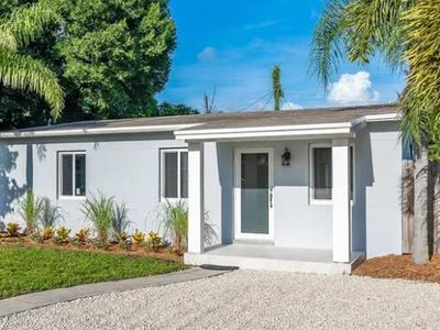 1413 NW 5th Avenue