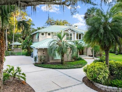 6317 Palmas Bay Cir