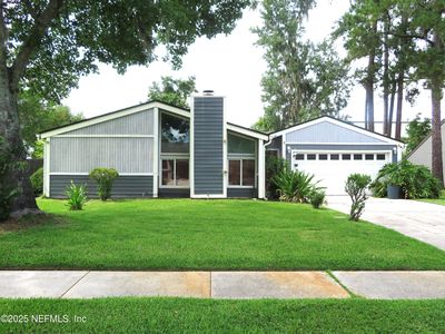 6823 CORALBERRY Lane N