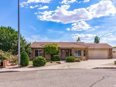 2226 E Crimson Cir