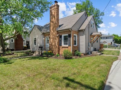552 River Ln