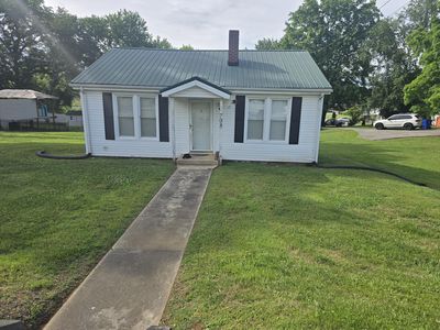 708 W Louise Ave
