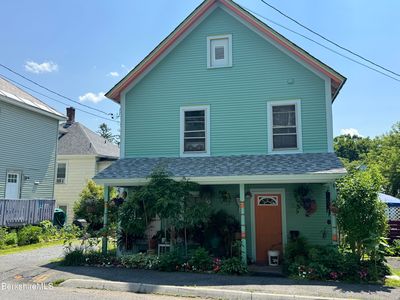 8 Fuller St