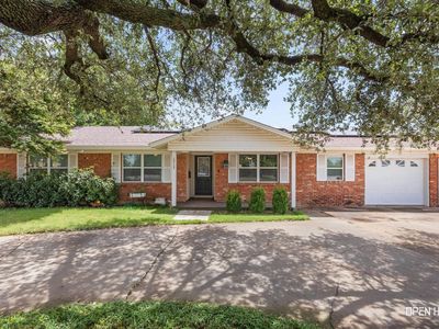 1717 Parkway