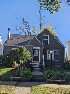 Property at 2721 E Pleasant St, Davenport, IA