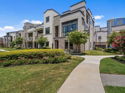 6104 Preserve Dr