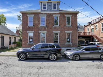 113 E Sycamore St #111