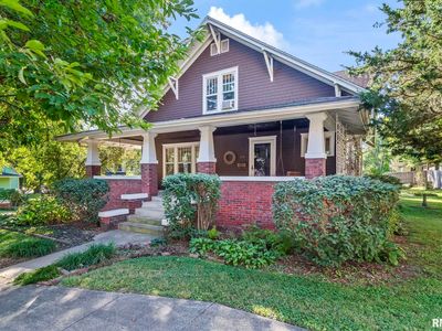 Property at 116 W Taylor St, Petersburg, IL