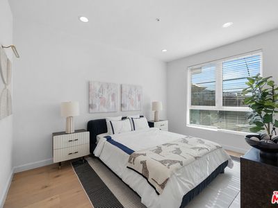 105 S Mariposa Ave APT 204