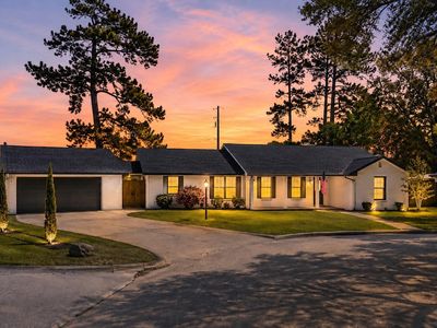 102 Enchanted Oaks Ct