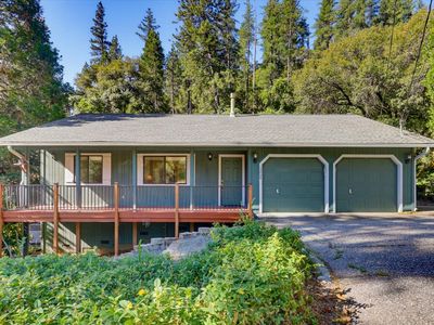 15846 Annie Dr