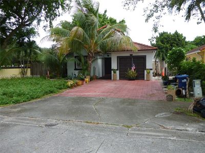 8161 NW 186th Ter