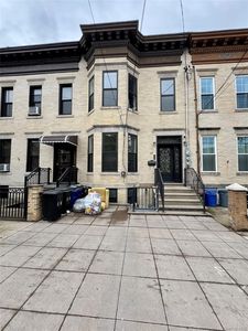37 Apollo Street