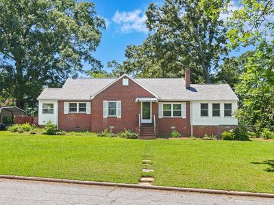 201 Hillcrest Dr