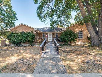 1717 Douglas Dr